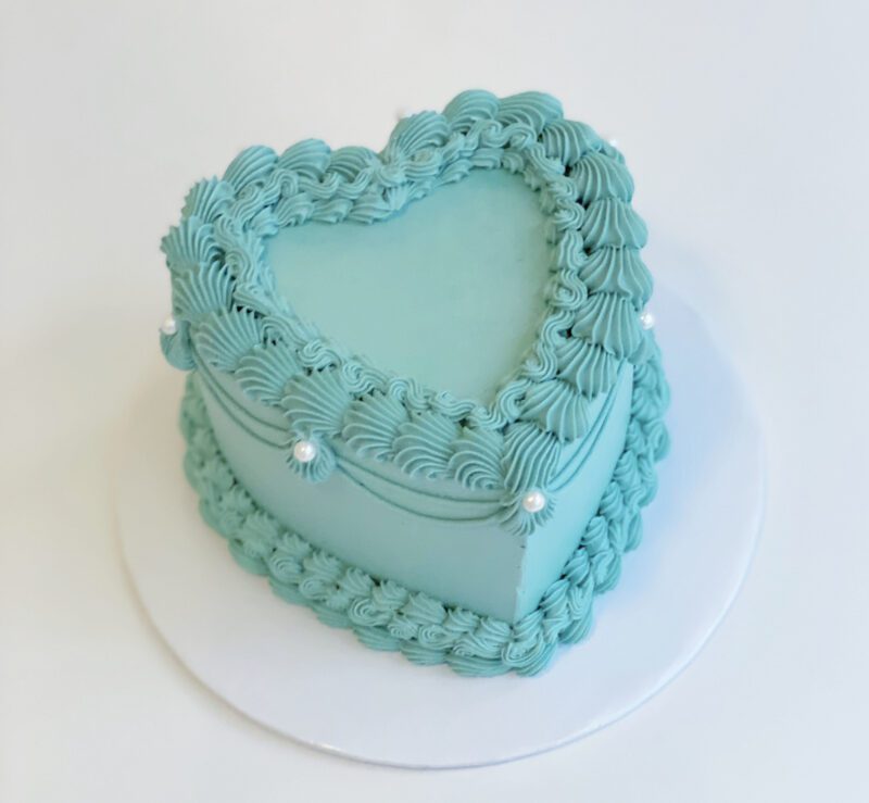 https://www.velvetlanecakes.com/wp-content/uploads/2023/01/102-heart-Pearl-teal.jpg