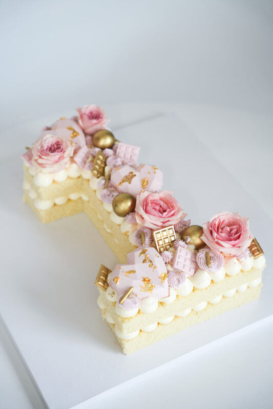 https://www.velvetlanecakes.com/wp-content/uploads/2022/07/D49AE53B-28D3-4DE3-8141-5F0F7712D693-scaled.jpeg