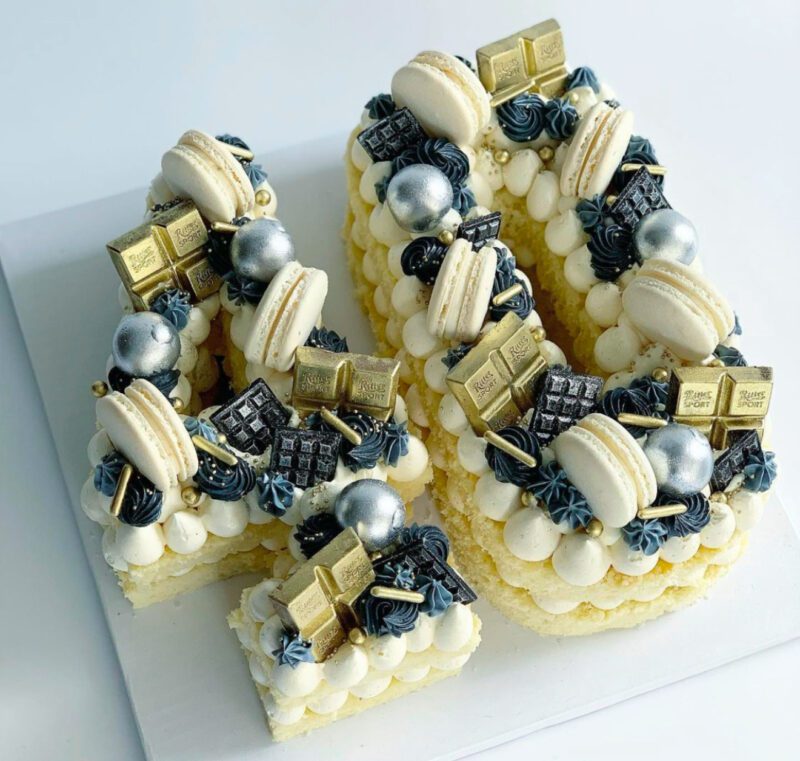 https://www.velvetlanecakes.com/wp-content/uploads/2022/08/IMG_2666.jpeg