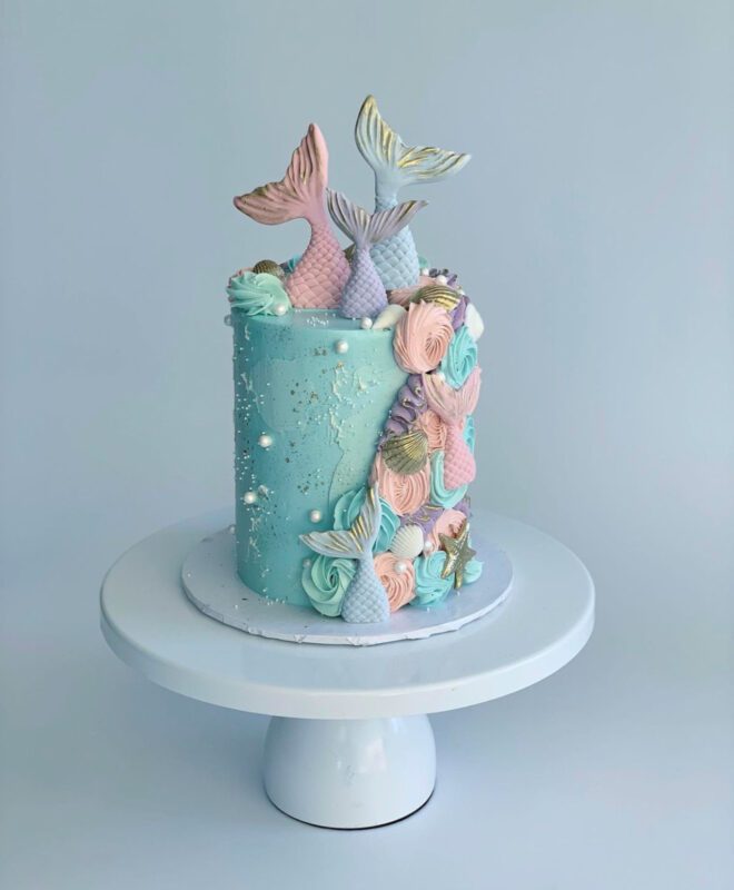 https://www.velvetlanecakes.com/wp-content/uploads/2022/08/IMG_2671.jpeg