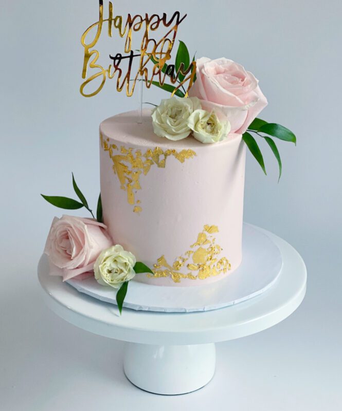 https://www.velvetlanecakes.com/wp-content/uploads/2022/08/IMG_2676.jpeg