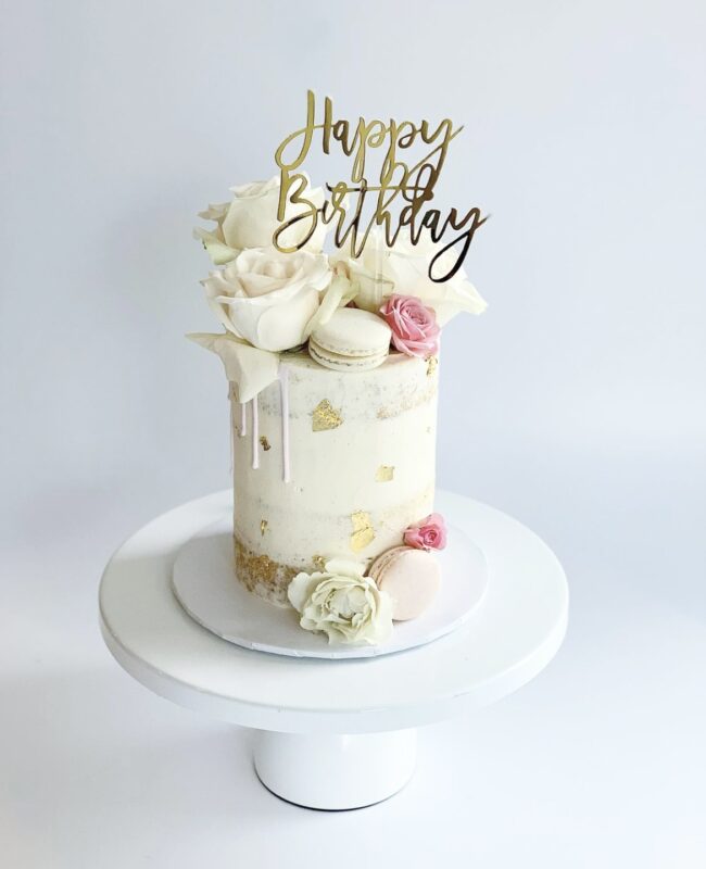 https://www.velvetlanecakes.com/wp-content/uploads/2022/08/IMG_8503.jpeg