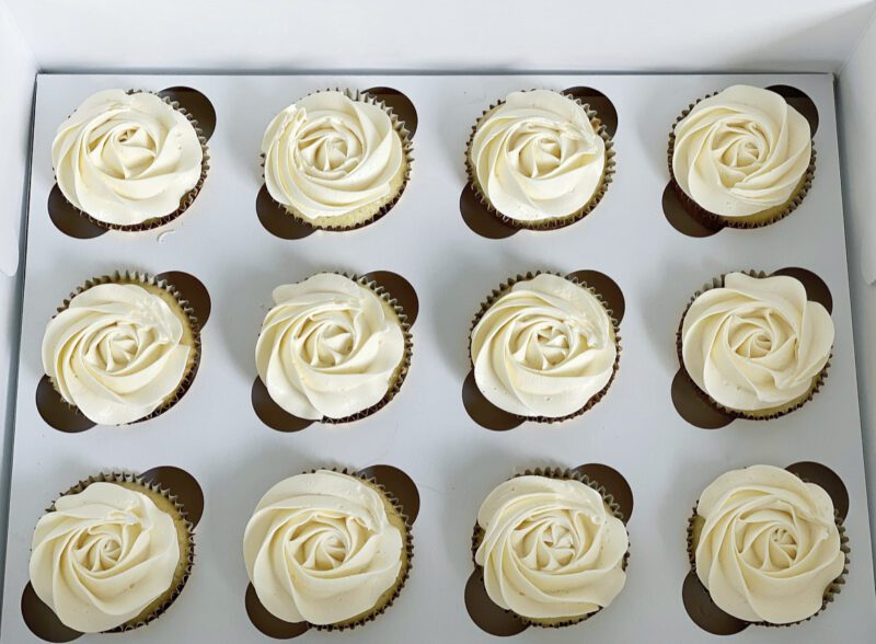 https://www.velvetlanecakes.com/wp-content/uploads/2022/12/Rosette-cupcakes.jpg